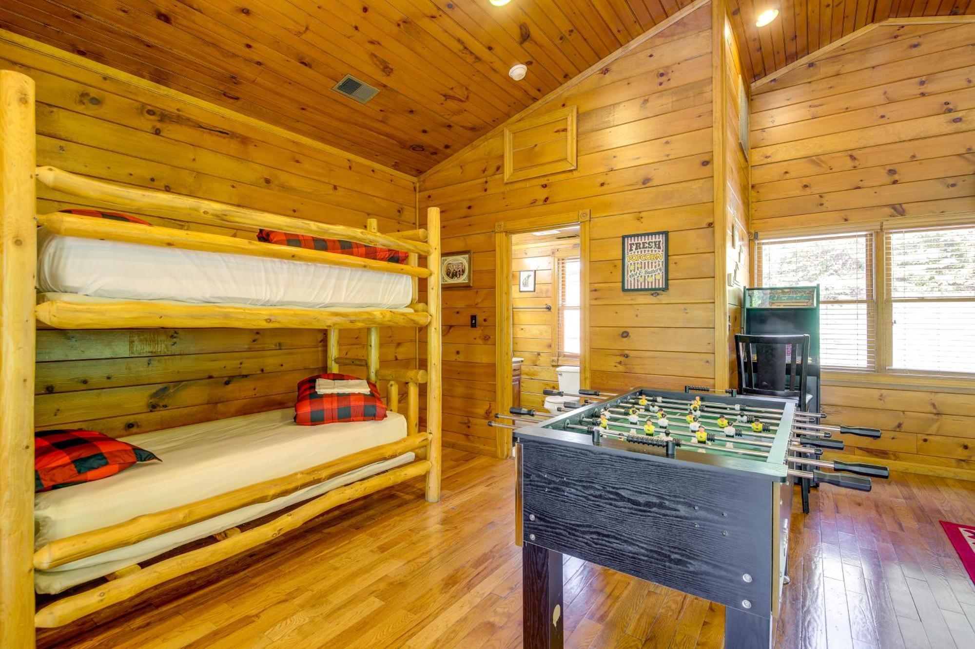 Cabin With Pool Access About 3 Mi To Downtown Гатлінбург Екстер'єр фото