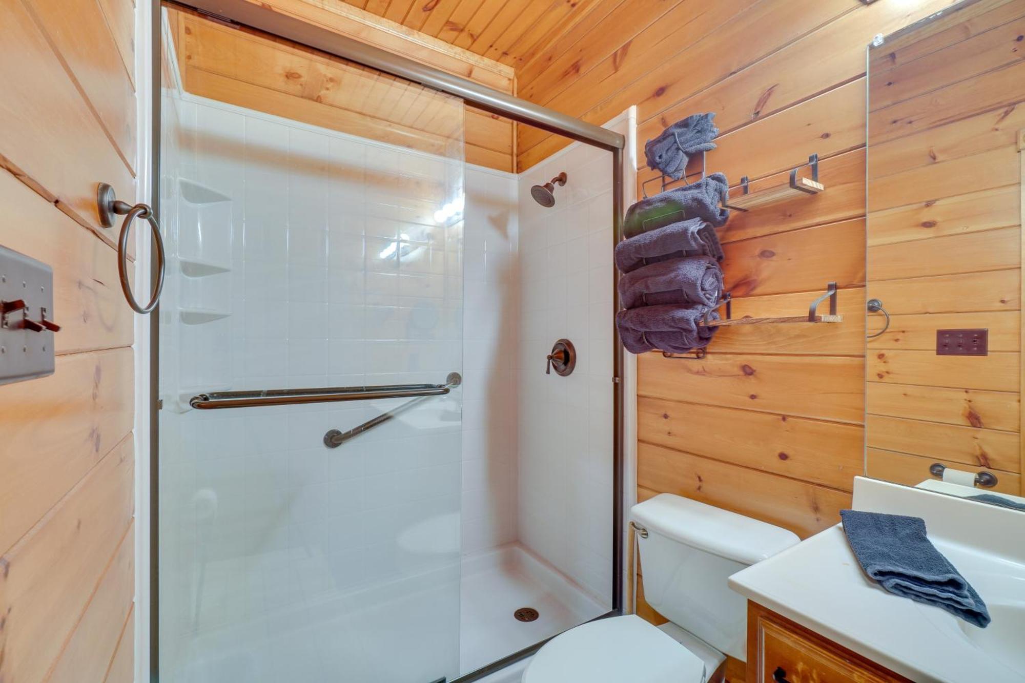 Cabin With Pool Access About 3 Mi To Downtown Гатлінбург Екстер'єр фото