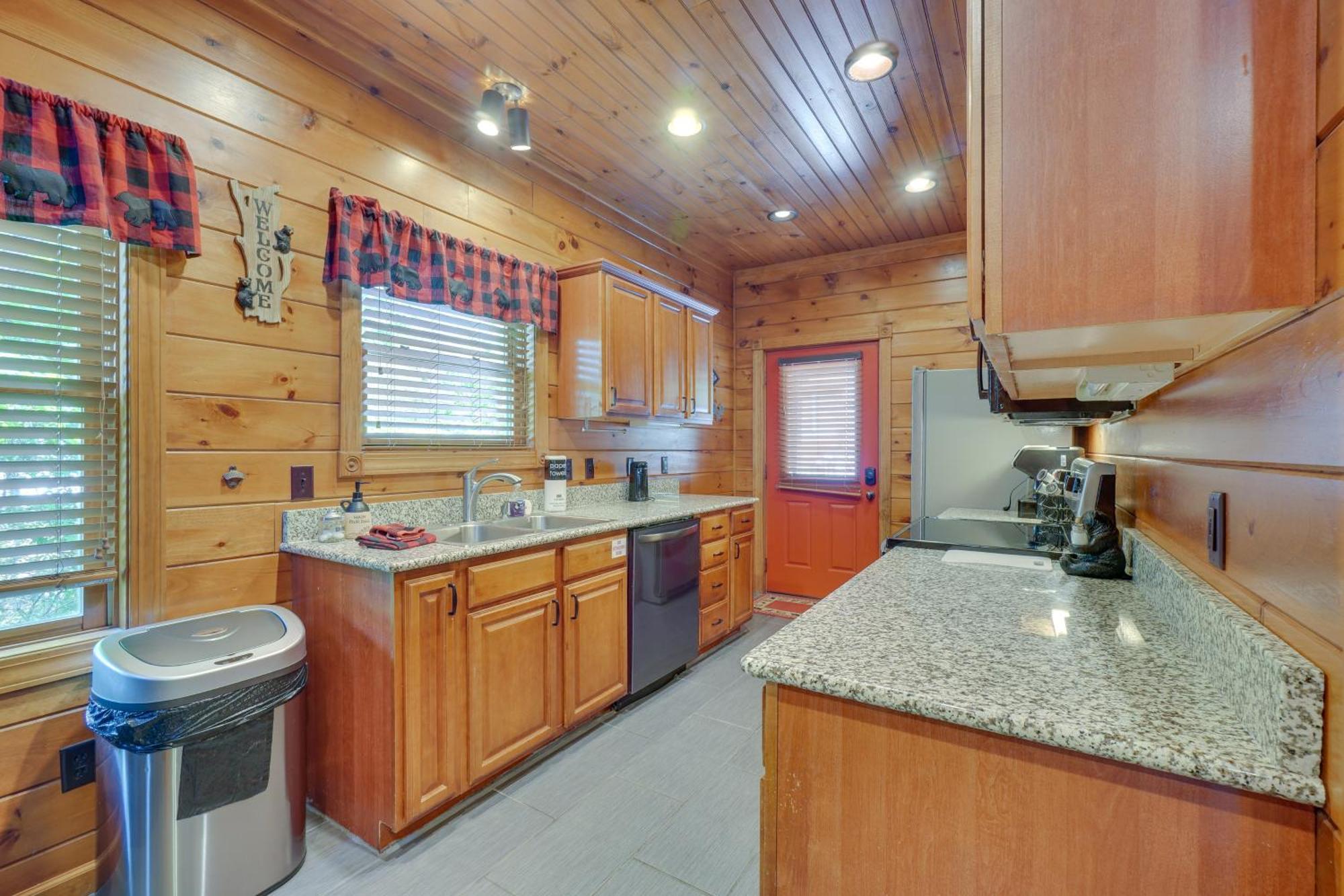 Cabin With Pool Access About 3 Mi To Downtown Гатлінбург Екстер'єр фото