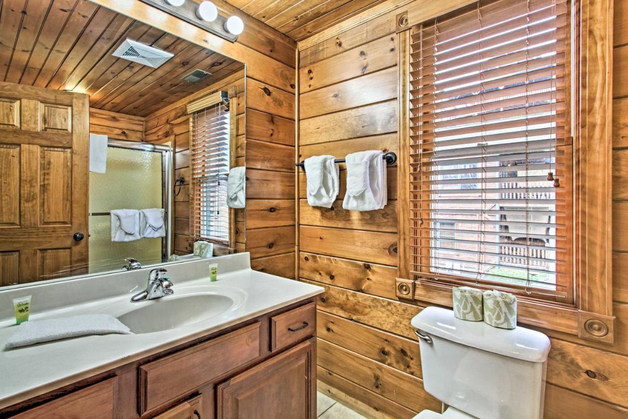 Cabin With Pool Access About 3 Mi To Downtown Гатлінбург Екстер'єр фото