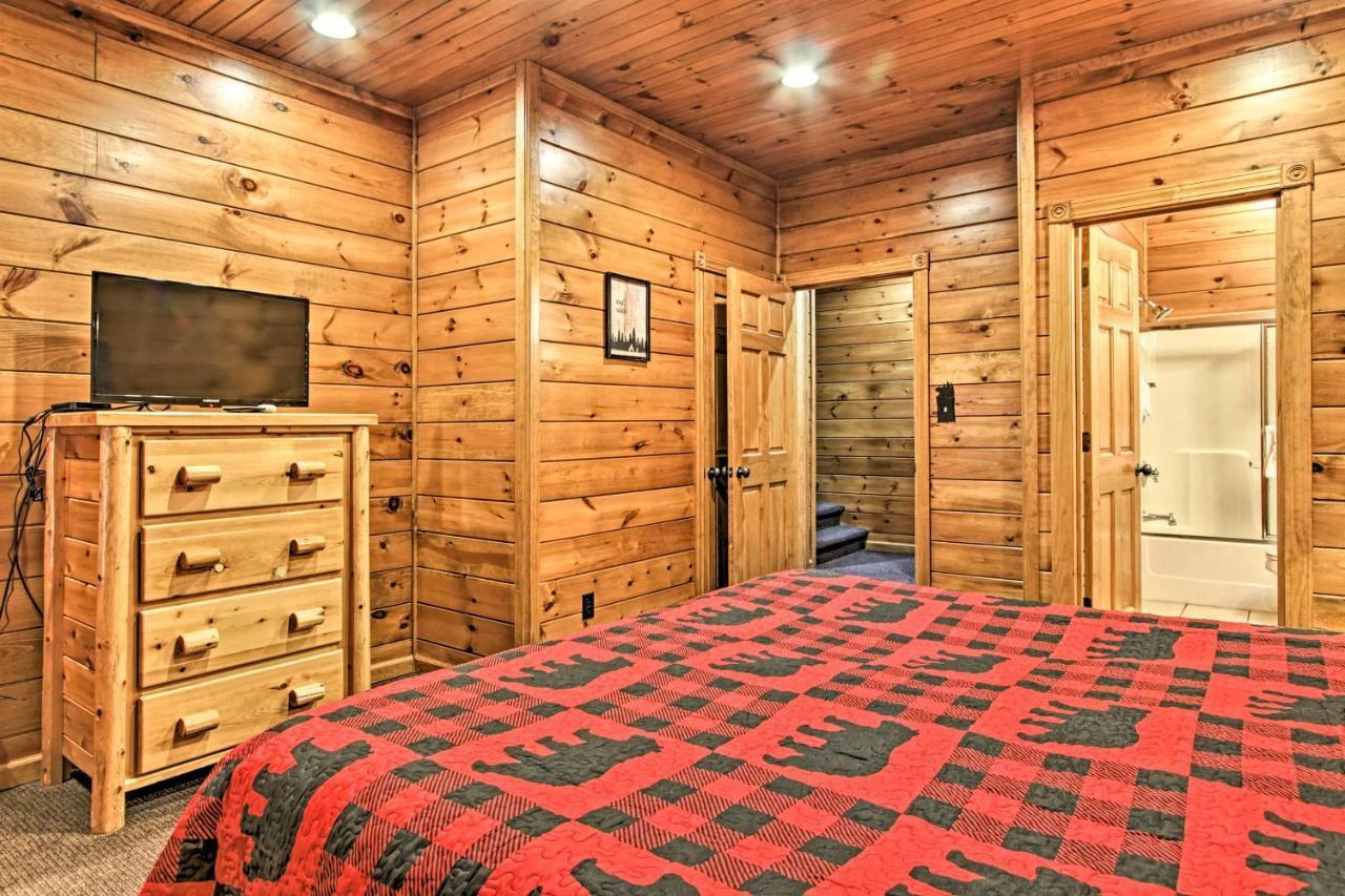 Cabin With Pool Access About 3 Mi To Downtown Гатлінбург Екстер'єр фото